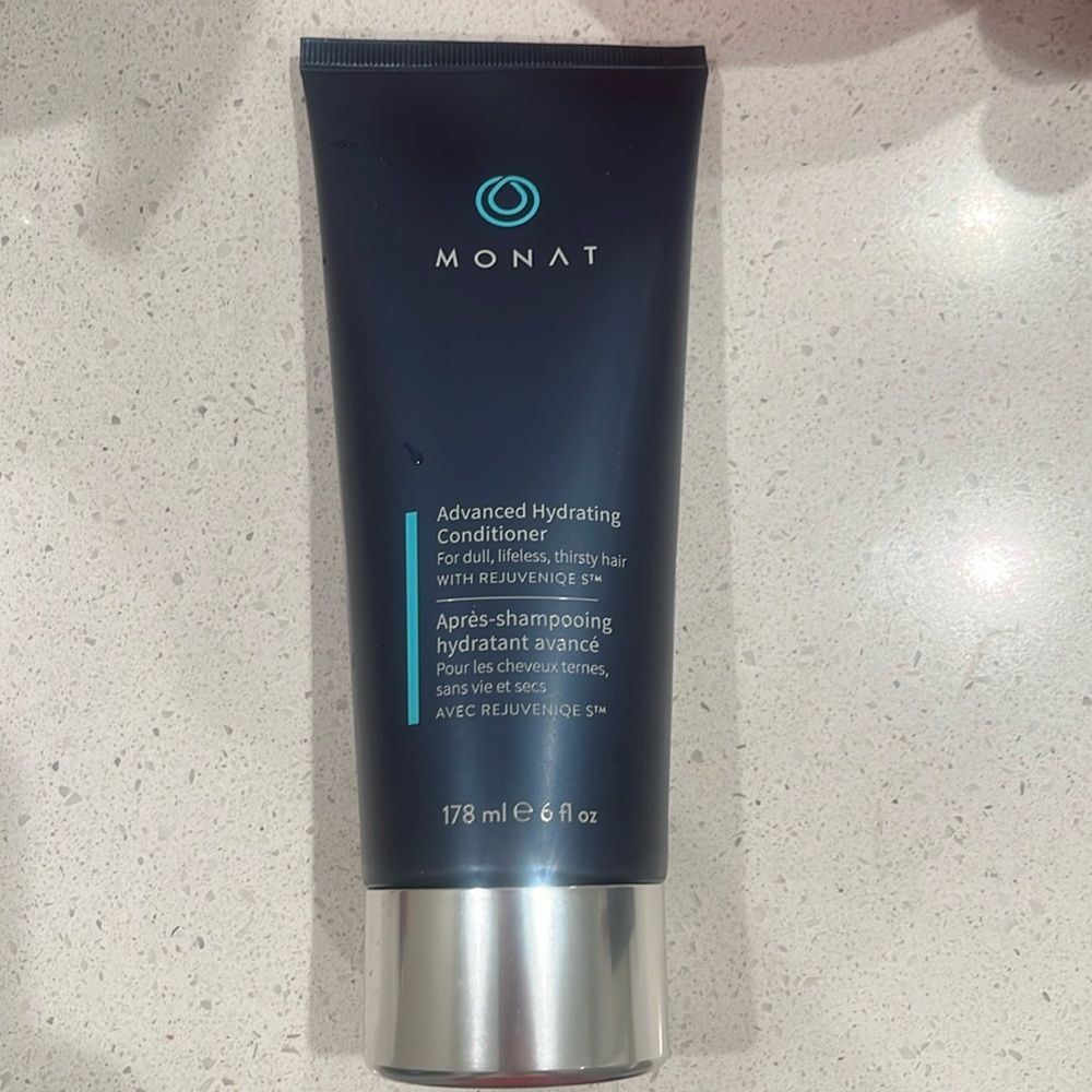 Monat advanced hydrating conditioner